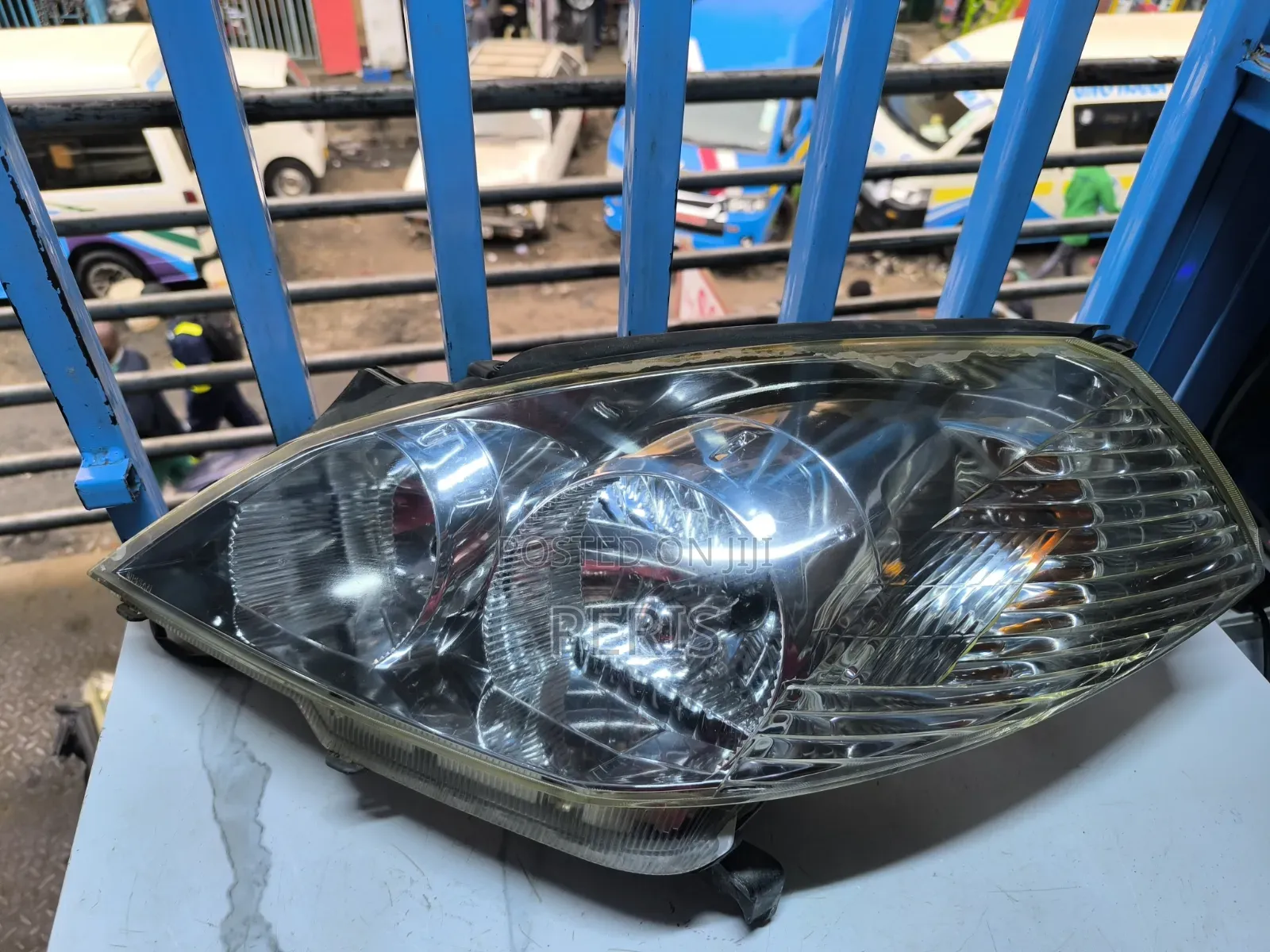 Nissan Wingroad Y11 Non Xenon Headlights