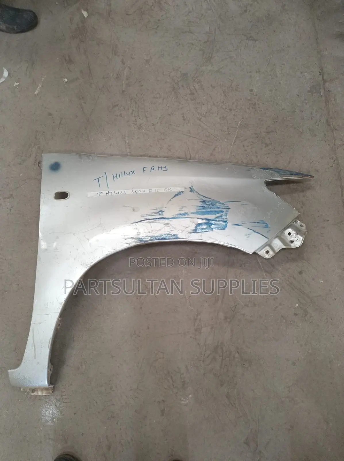 RHS Fender Toyota Helux 2008