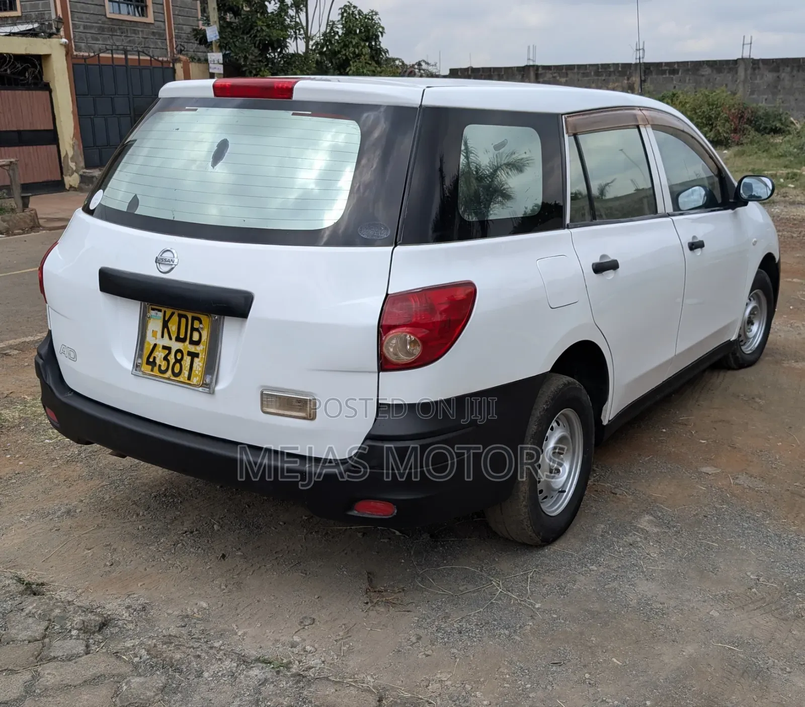 Nissan Advan 2014 White