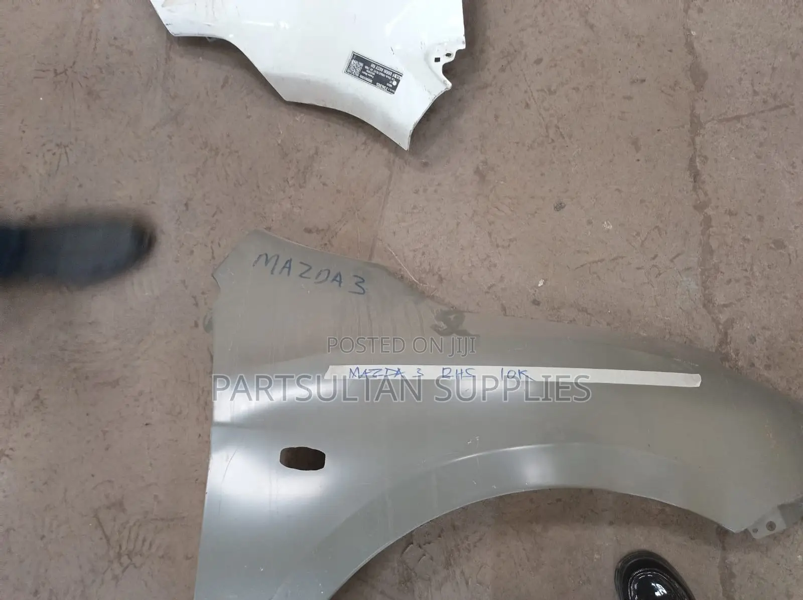 RHS Fender Mazda 3
