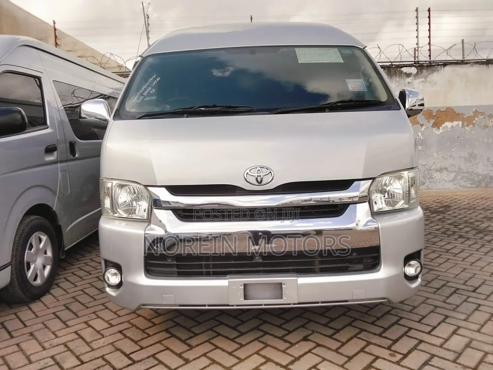 Toyota HiAce 2019 White