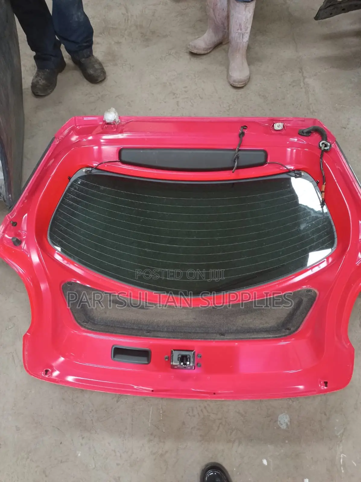 Boot Mazda Demio 2012