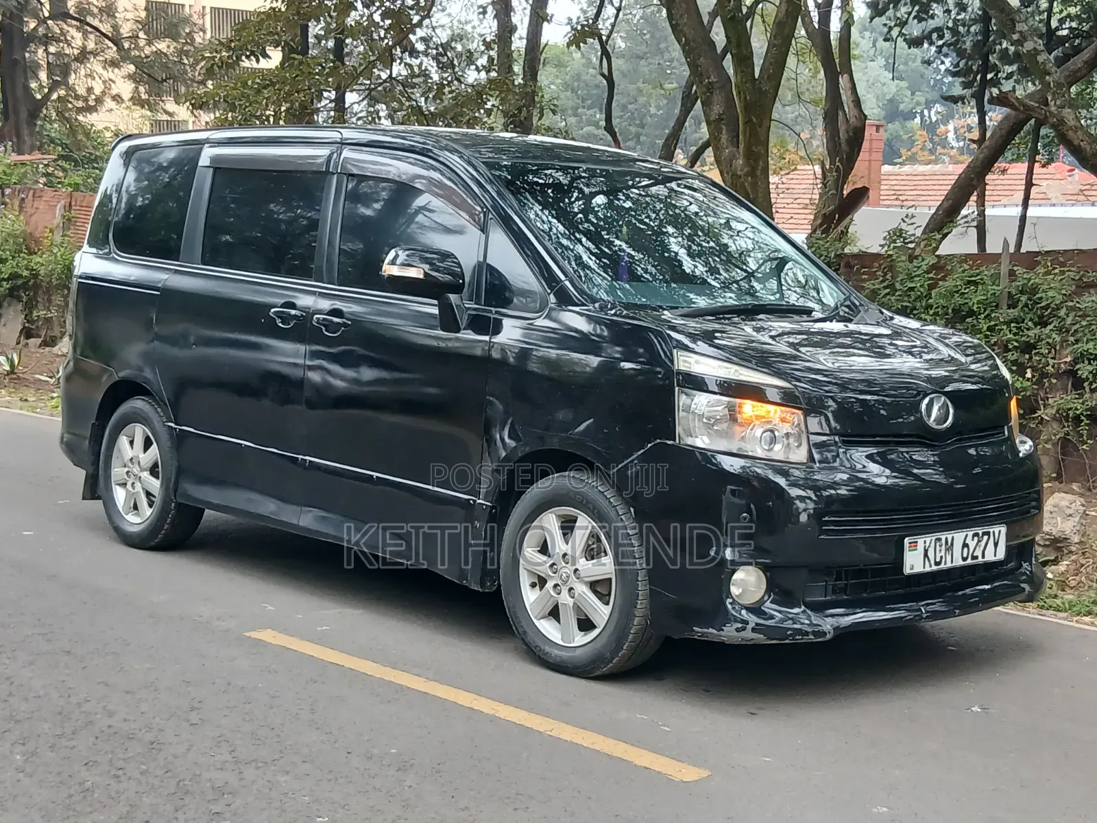 Toyota Voxy 2010 Black