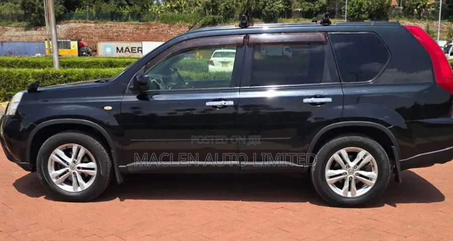 Nissan X-Trail 2012 Black