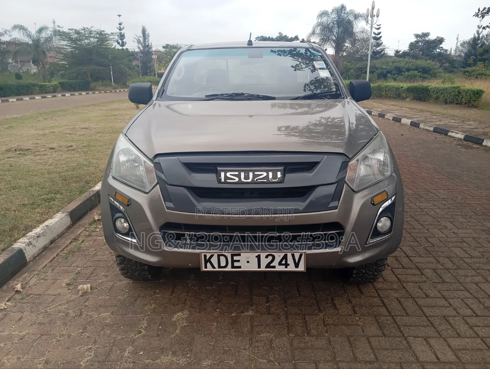 Isuzu D-MAX 2022 Green