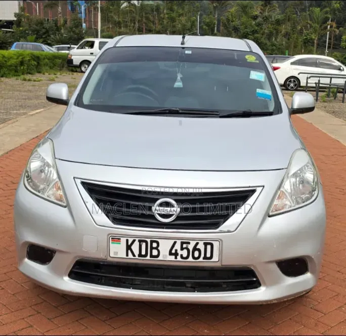 Nissan Latio 2014 Silver
