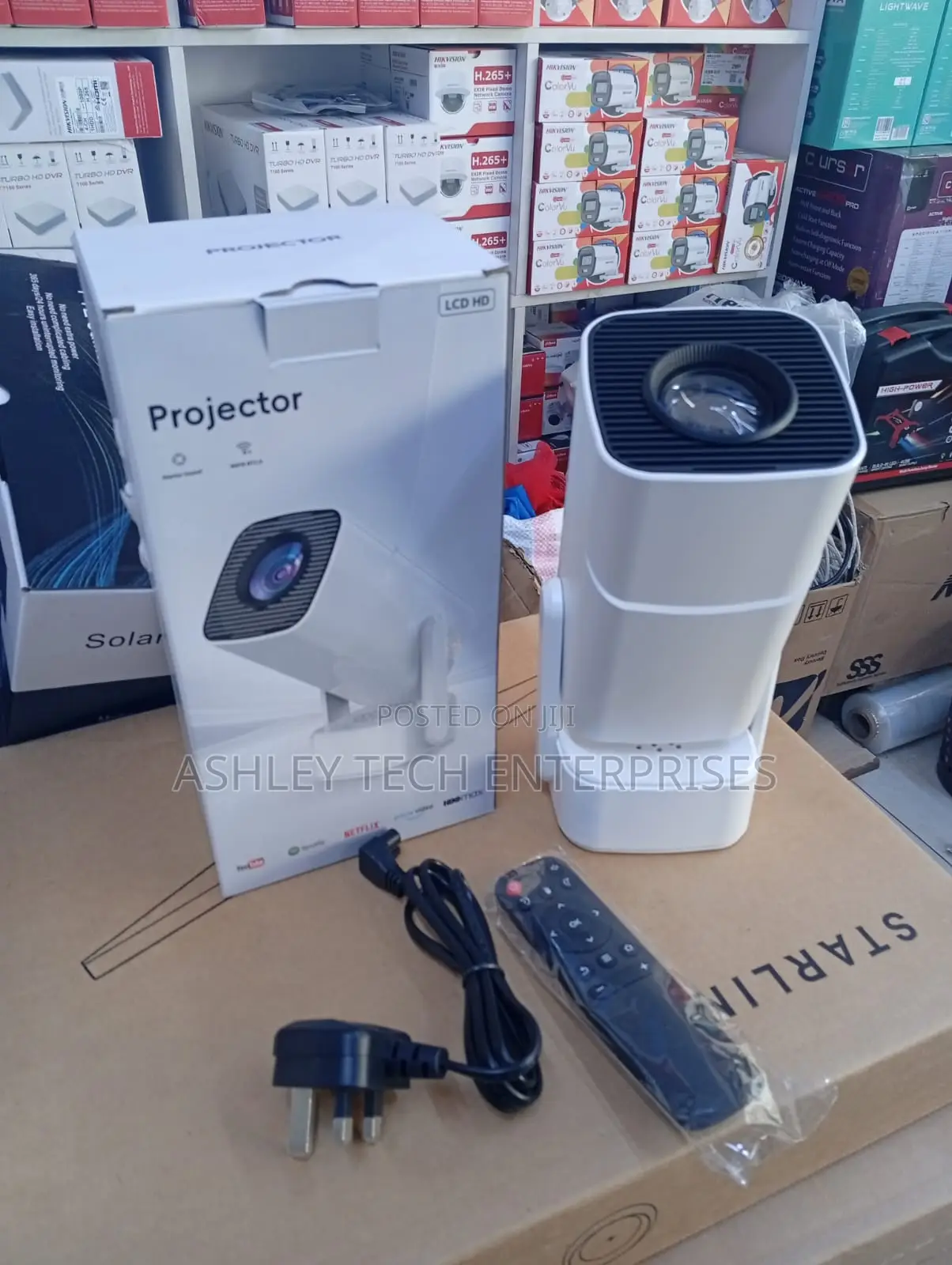 Deluxe F800 Android 13 Projector – Portable Supported Projector