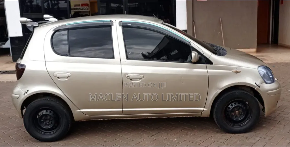Toyota Vitz 2002 Gold