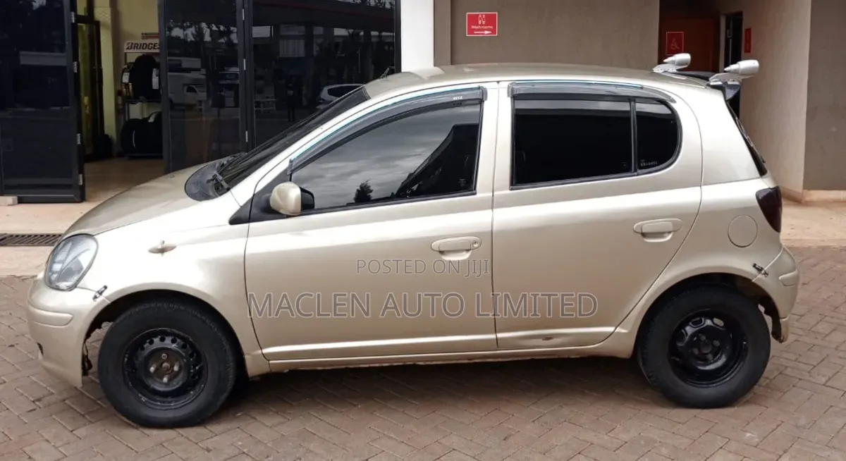 Toyota Vitz 2002 Gold
