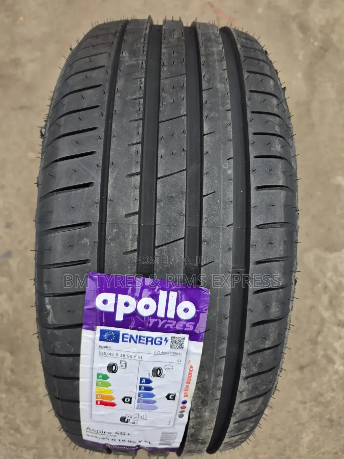 225 /45 R18 APOLLO TIRES (India)