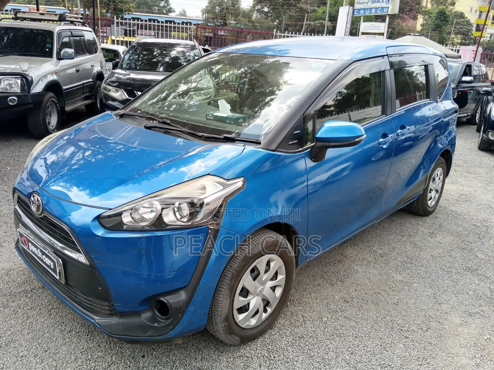 Toyota Sienta 2017 Blue