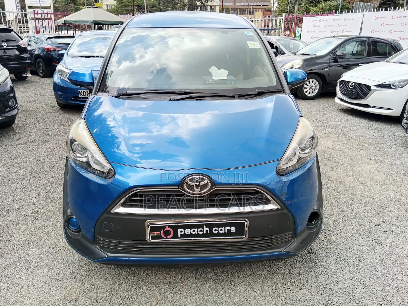 Toyota Sienta 2017 Blue