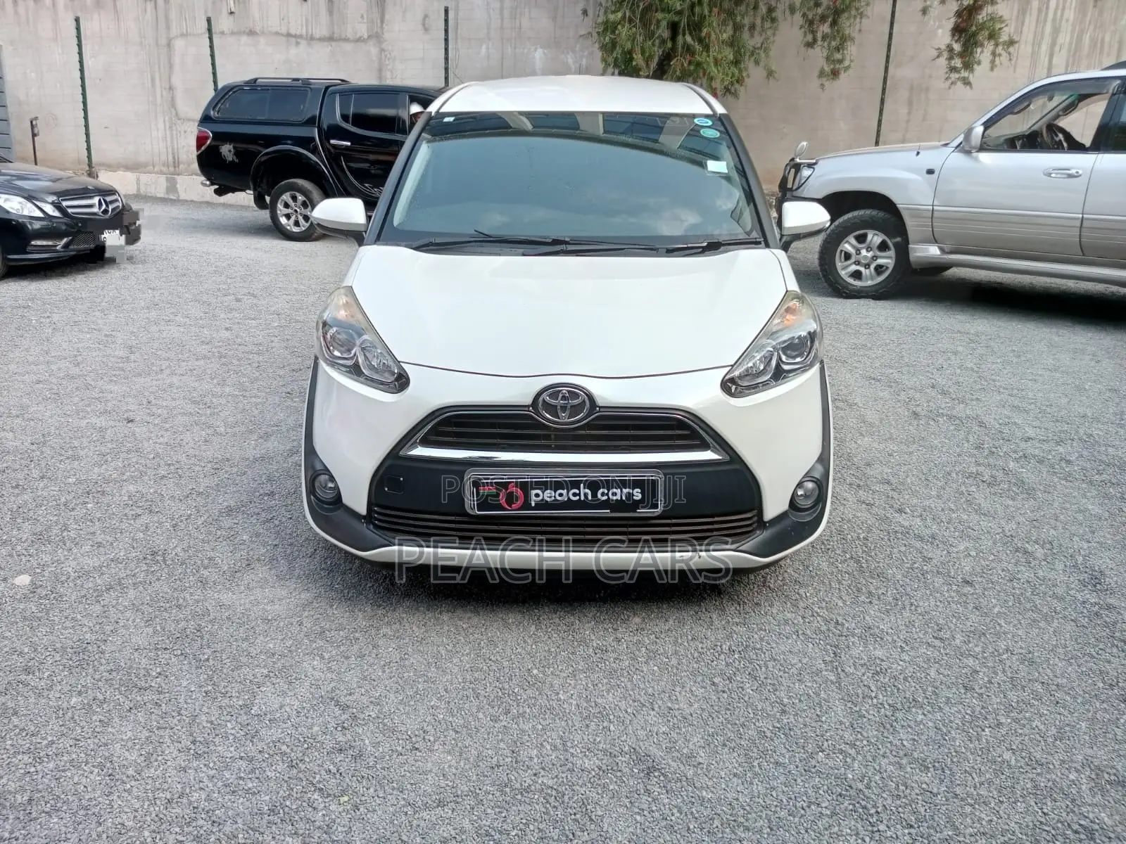 Toyota Sienta 2018 White
