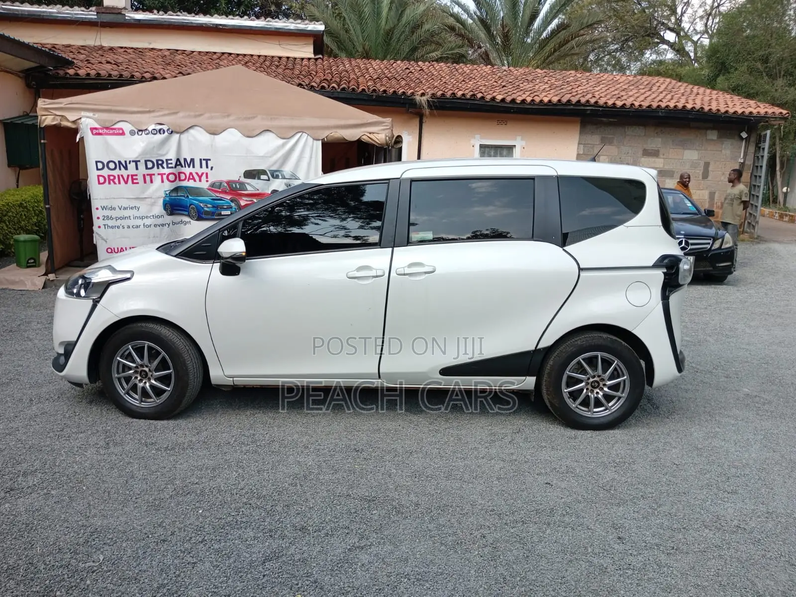 Toyota Sienta 2018 White