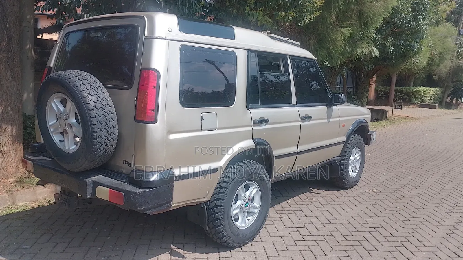Land Rover Discovery 2003 Gold