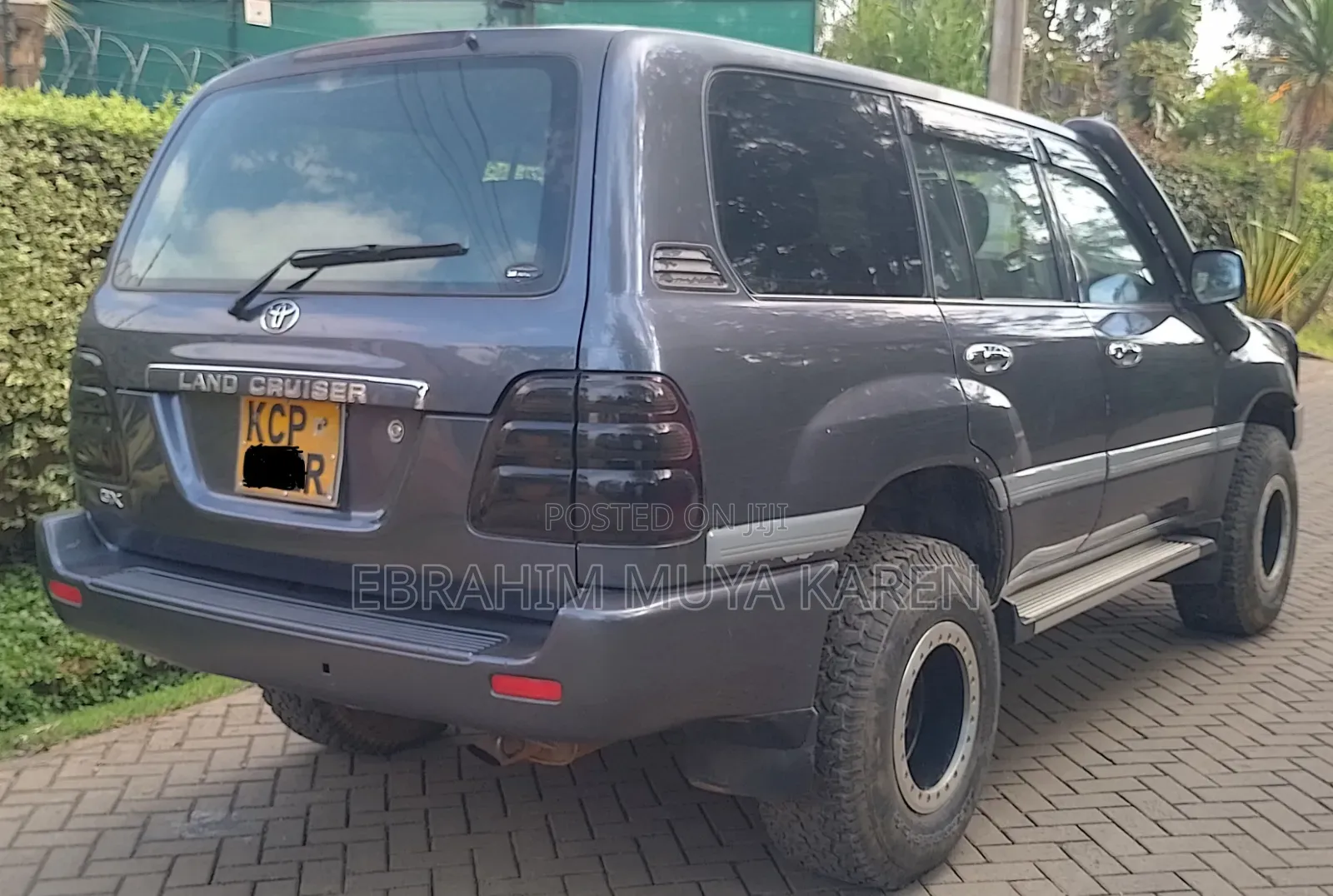 Toyota Land Cruiser 2002 Gray