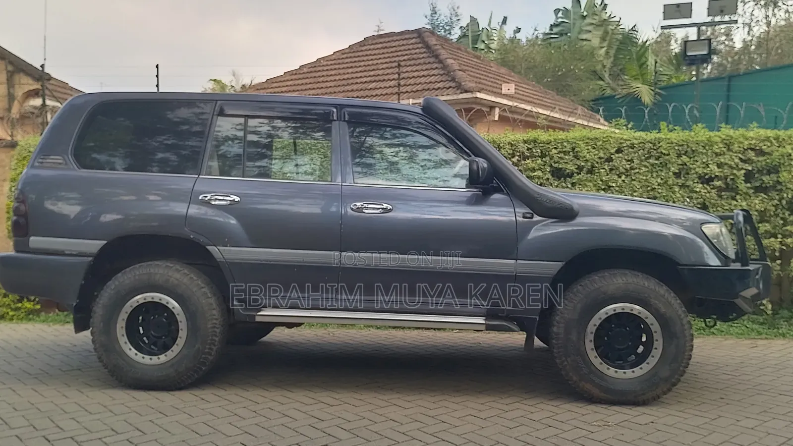 Toyota Land Cruiser 2002 Gray