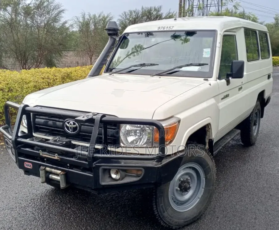 Toyota Land Cruiser 2020 White