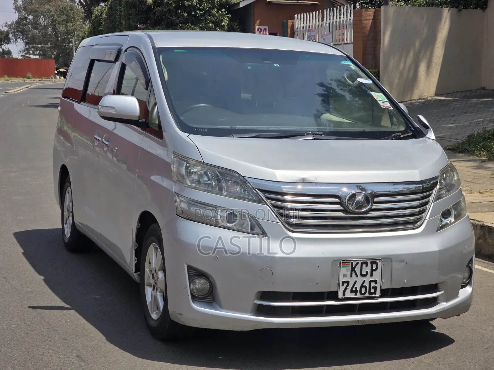 Toyota Vellfire 2010 Silver