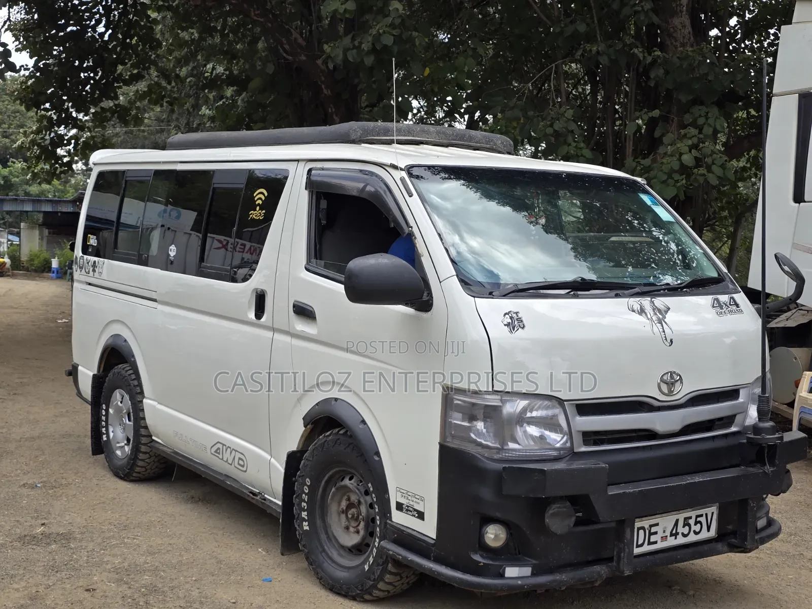 Toyota HiAce 2014 White