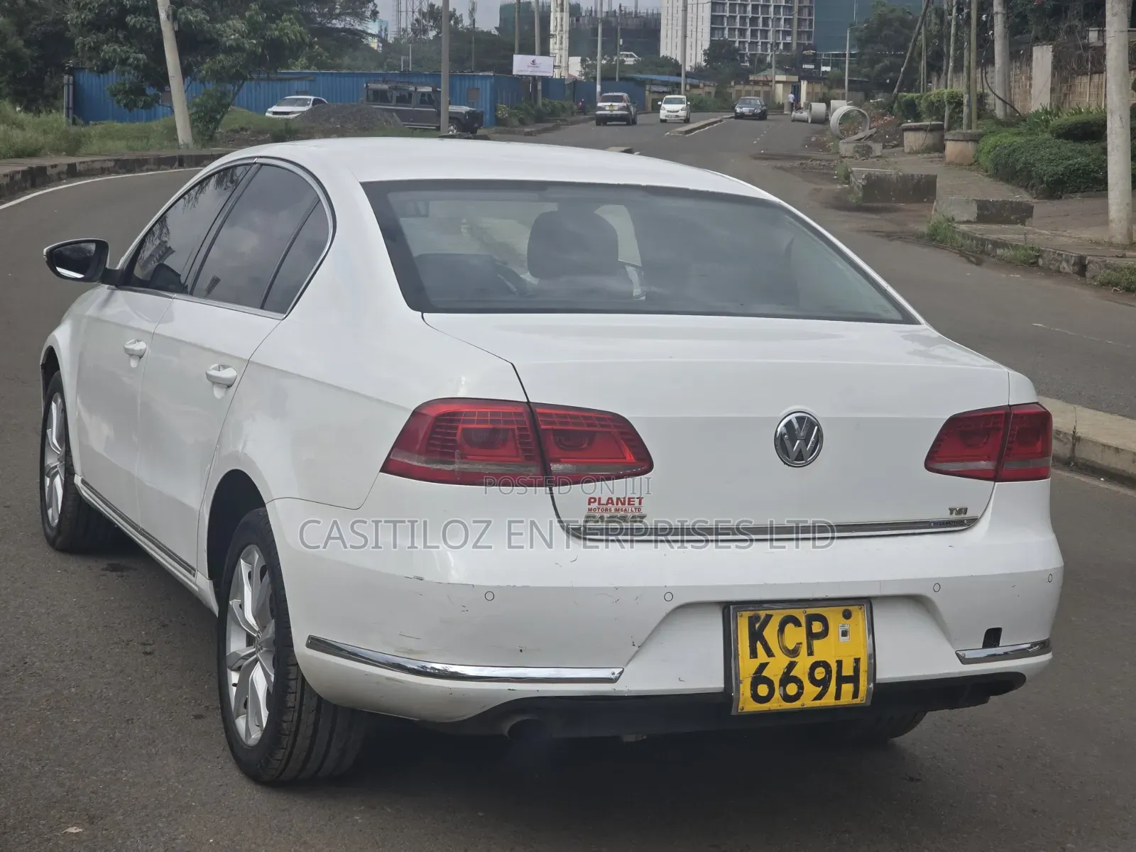 Volkswagen Passat 2011 White
