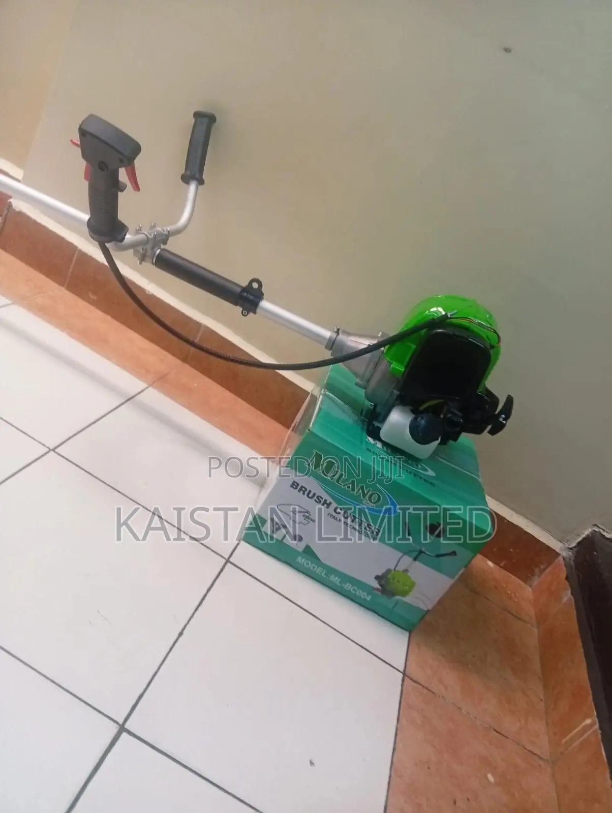 Milano Italia MLBC004 Heavy Duty 4-Stroke Gasoline Grass Cutter/Trimer