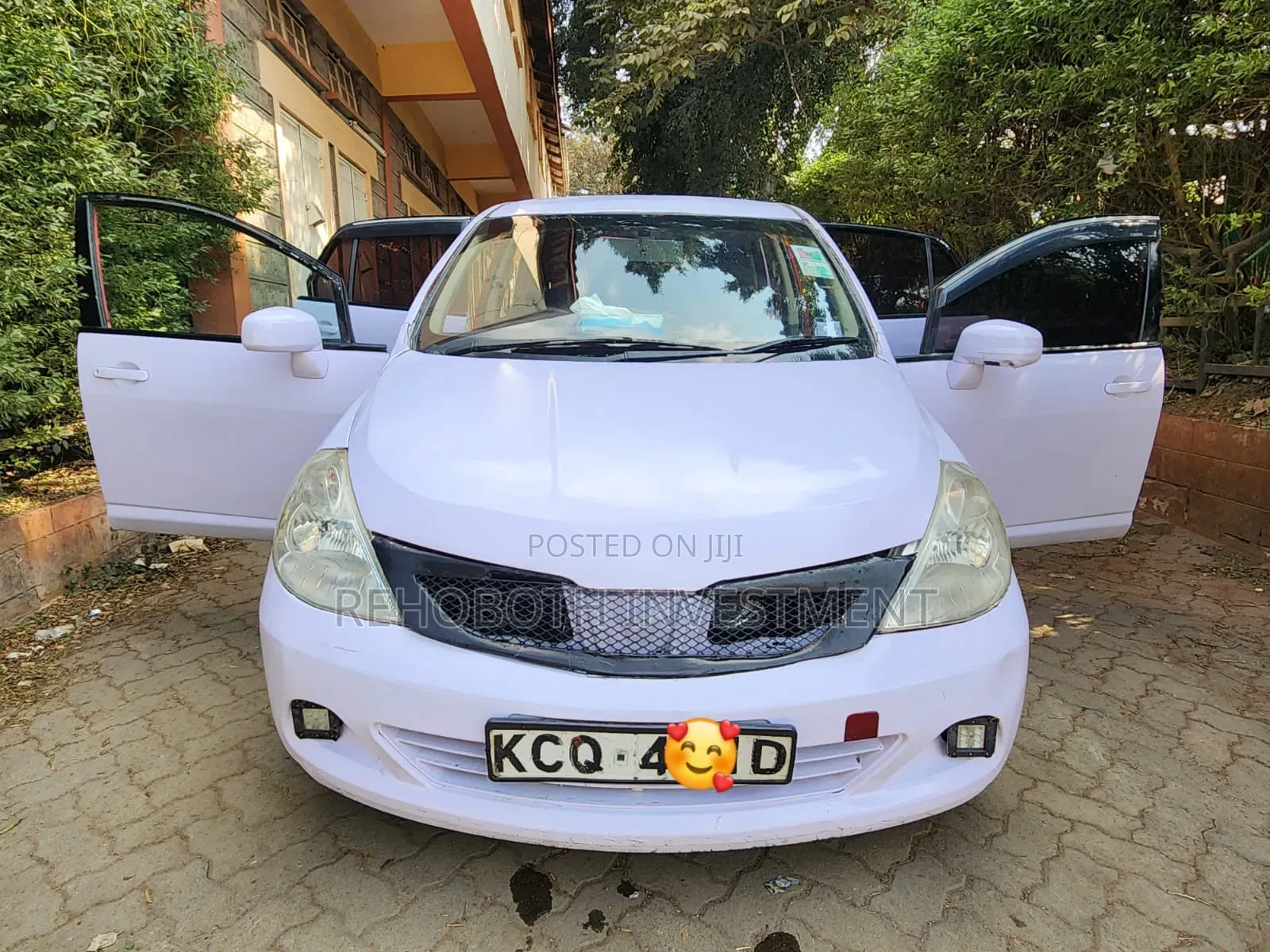 Nissan Tiida 2011 White