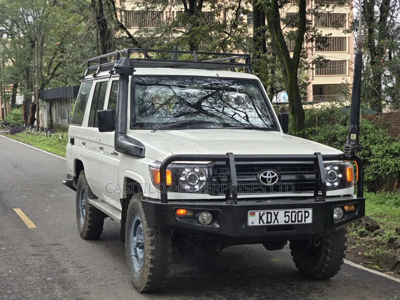 Toyota Land Cruiser 2012 Gold