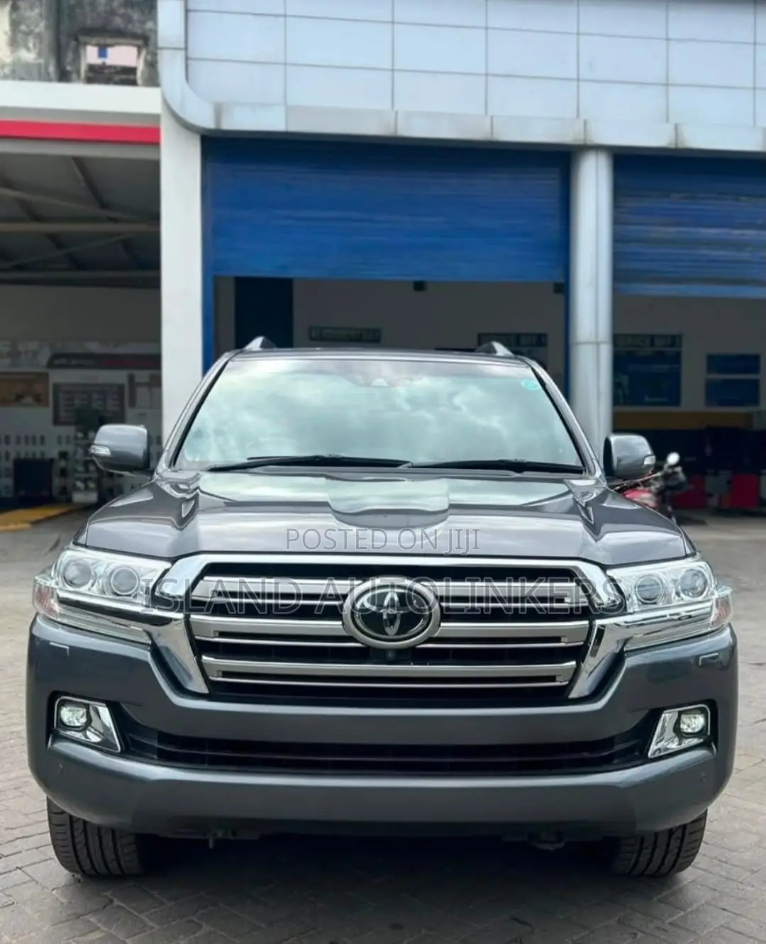 Toyota Land Cruiser 4.6 V8 ZX 2019 Gray