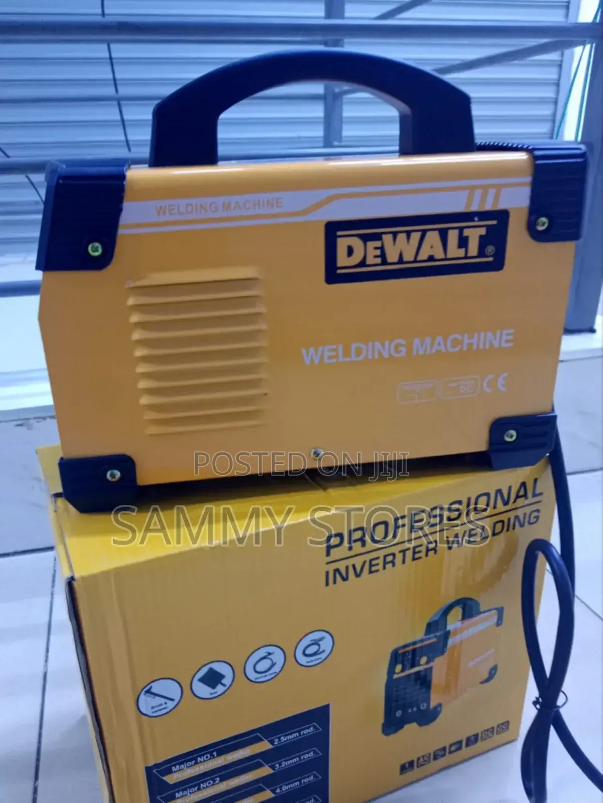 DEWALT 400 Amp Professional Inverter Welding Machine