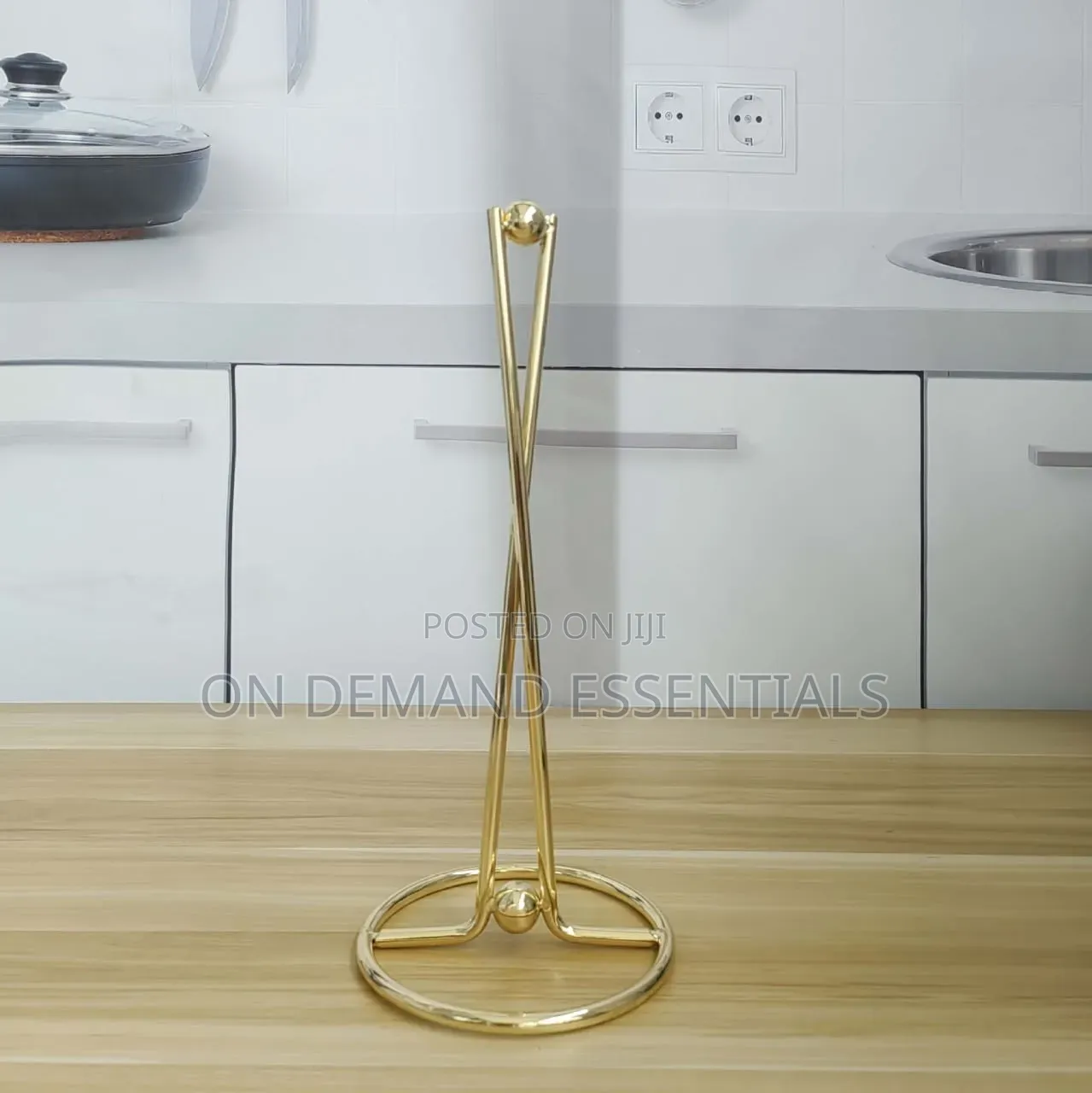 Vertical Iron Paper Towel Holder