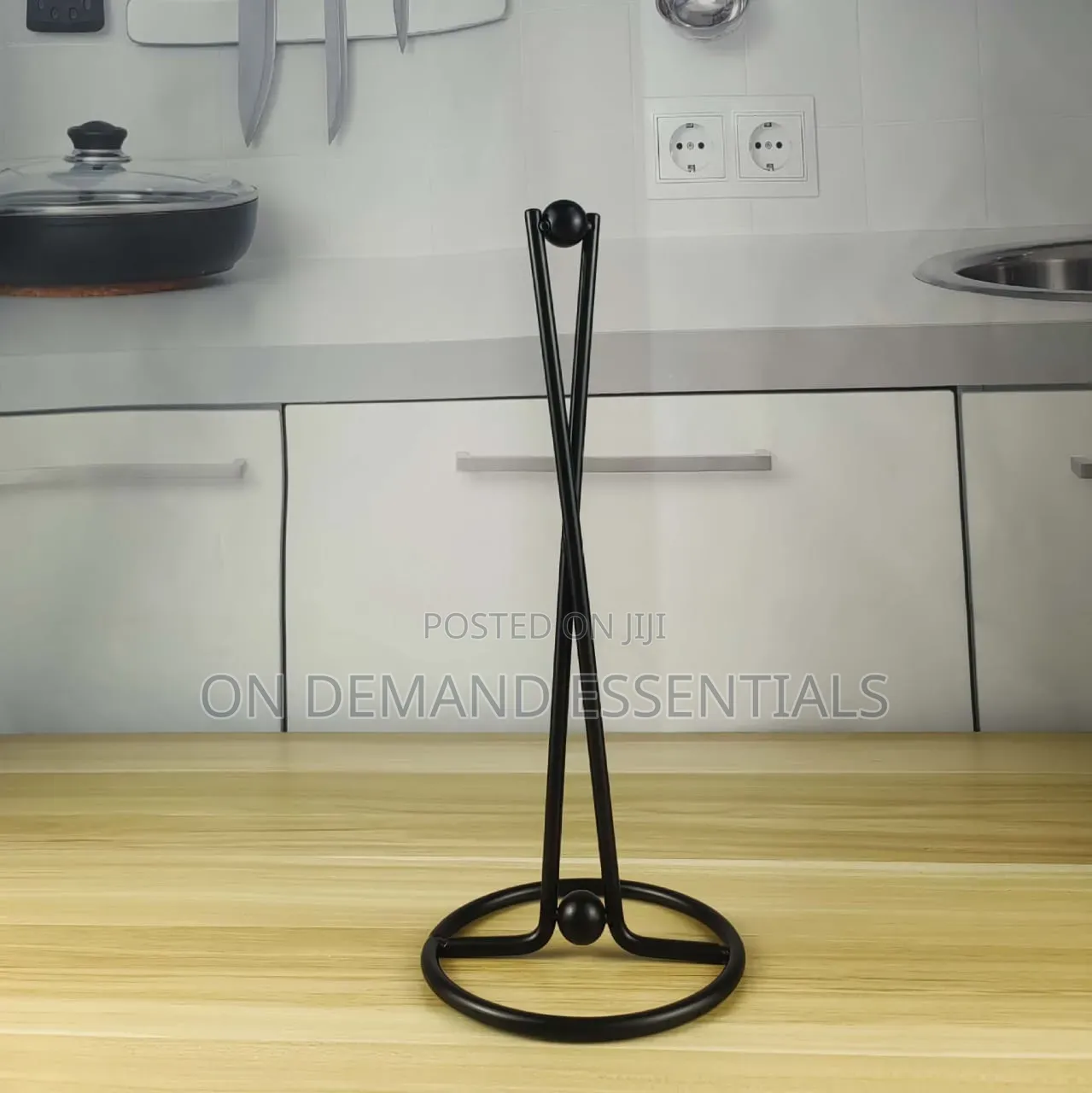 Vertical Iron Paper Towel Holder