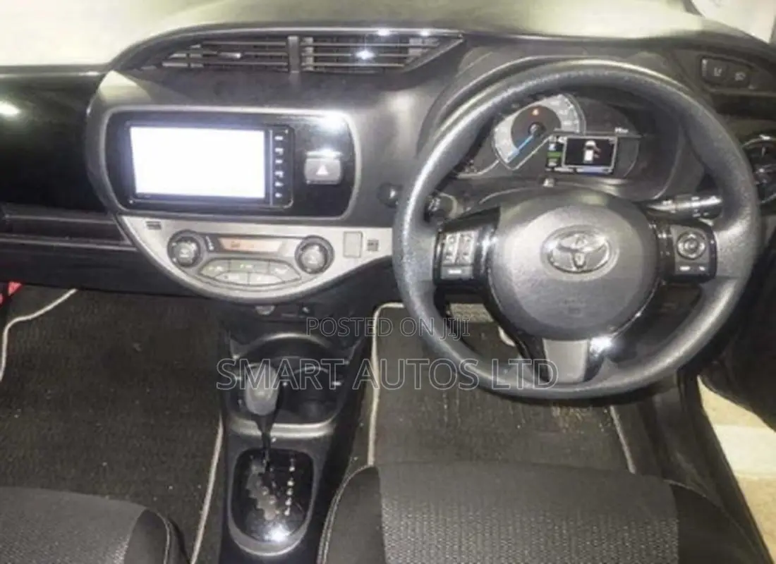 Toyota Vitz 1.5 FWD Hybrid 5dr 2019 Blue
