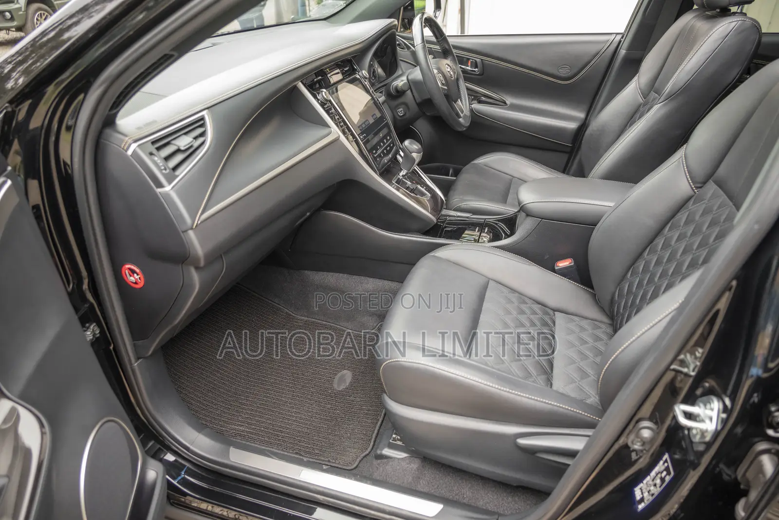 Toyota Harrier 2.0 2018 Black