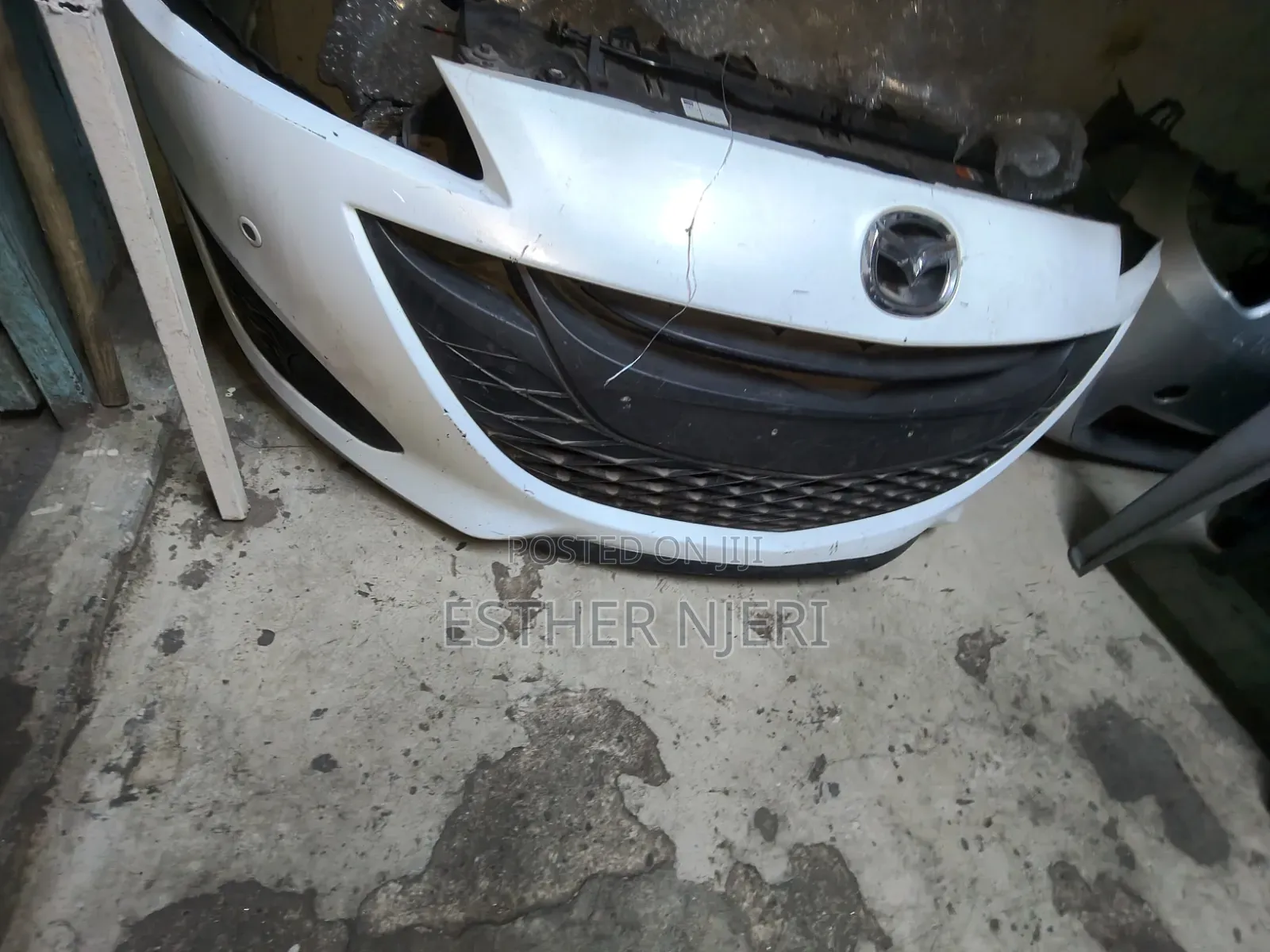 Mazda Axela Nosecut 2012