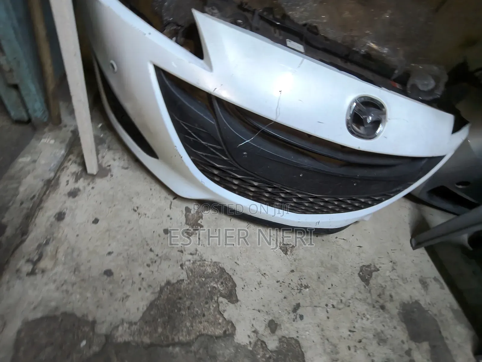 Mazda Axela Nosecut 2012