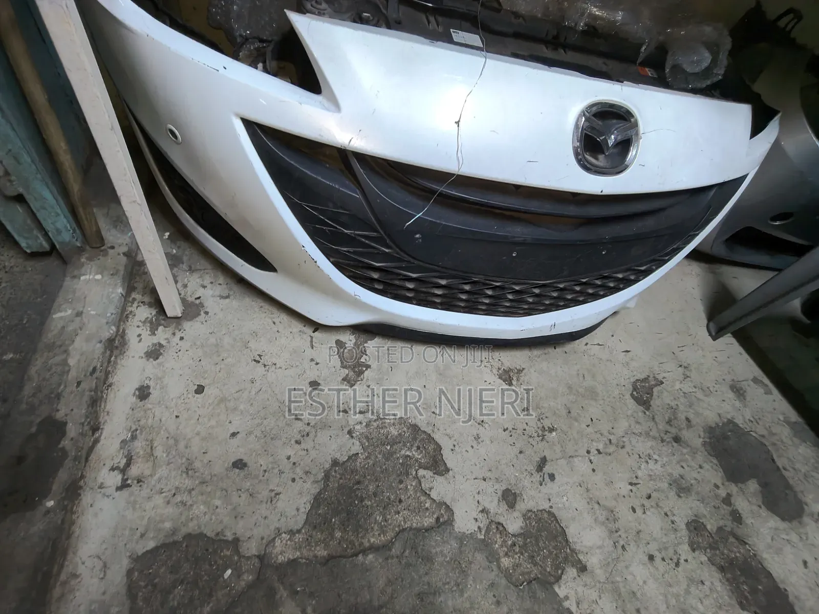Mazda Axela Nosecut 2012