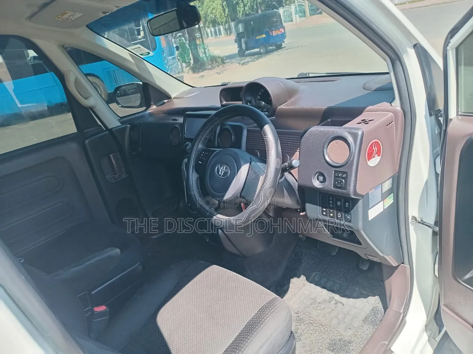 Toyota Spade 2016 White