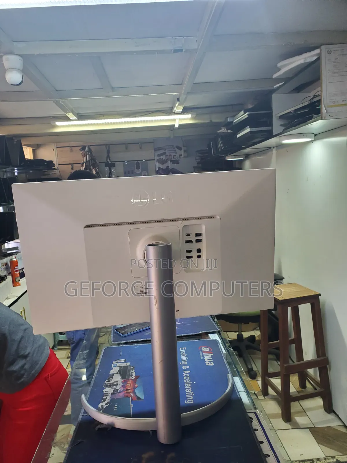 LG Monitor
