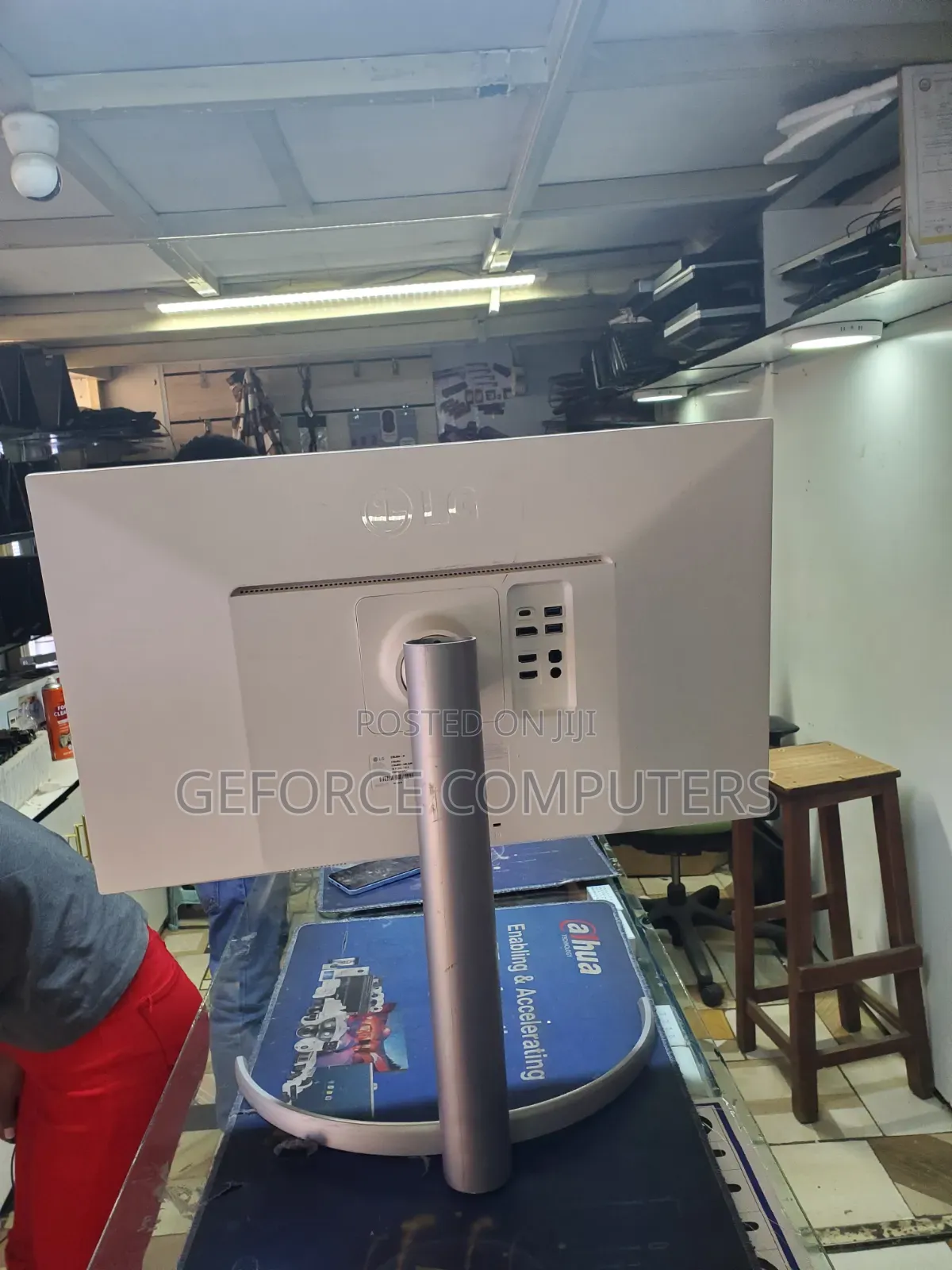 LG Monitor