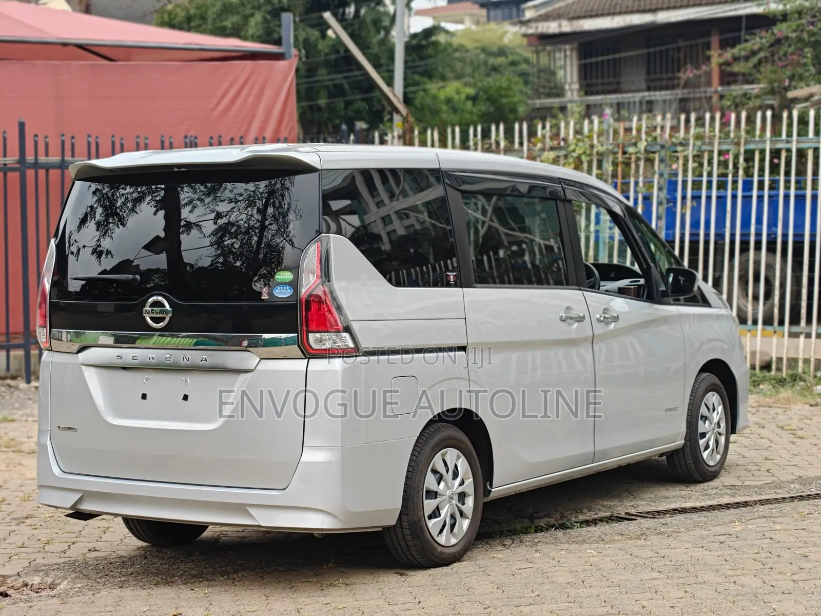 Nissan Serena 2019 Silver