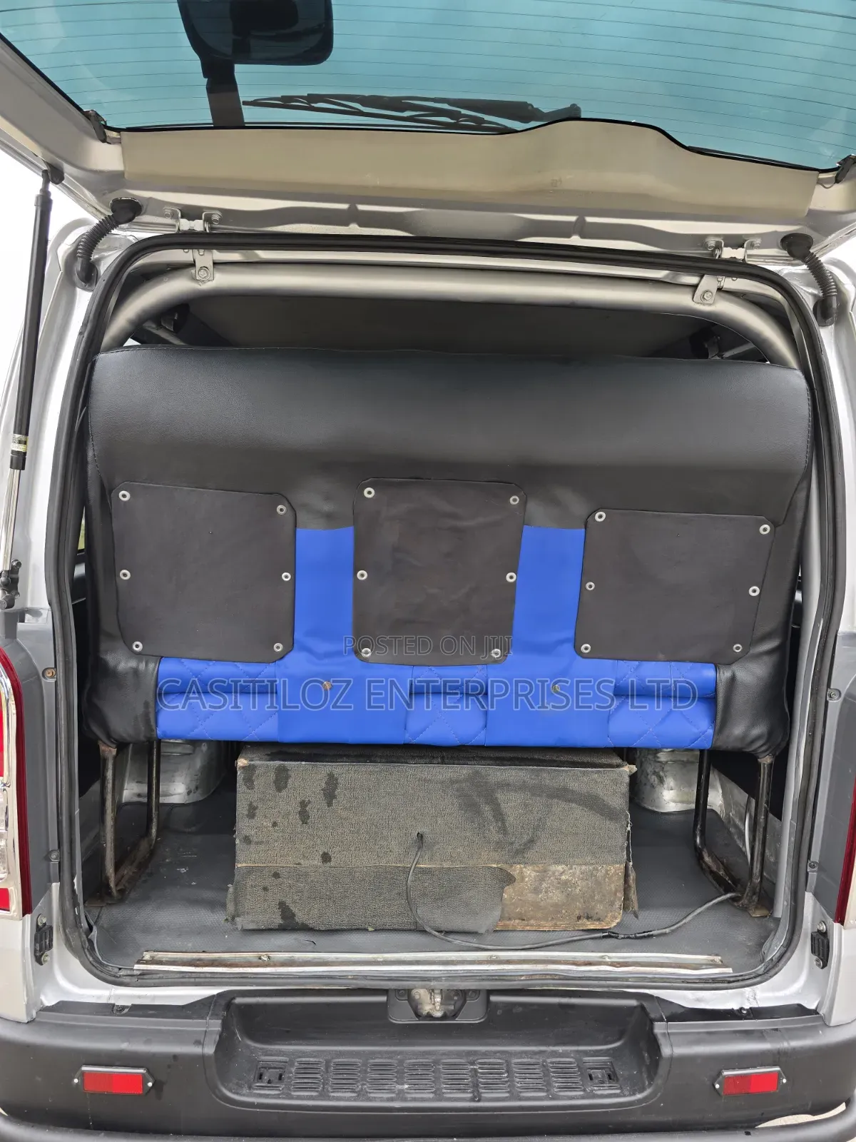 Toyota HiAce 2015 Silver