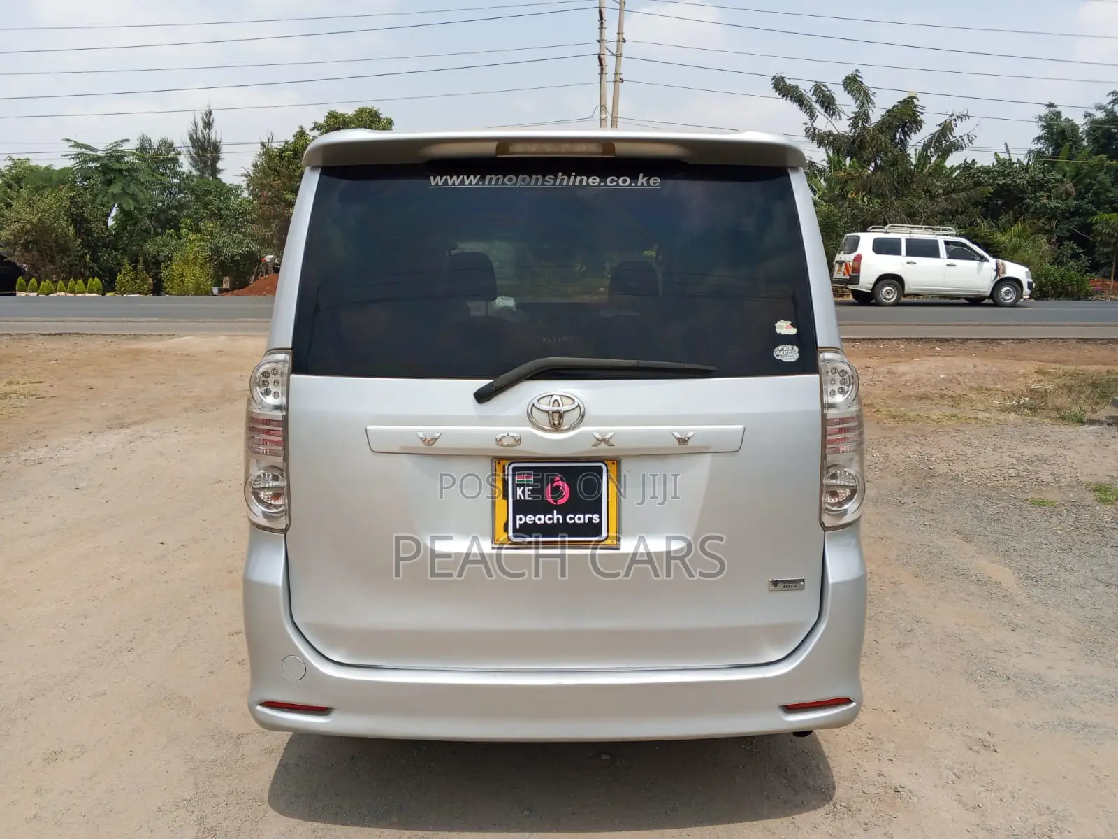 Toyota Voxy 2009 Silver
