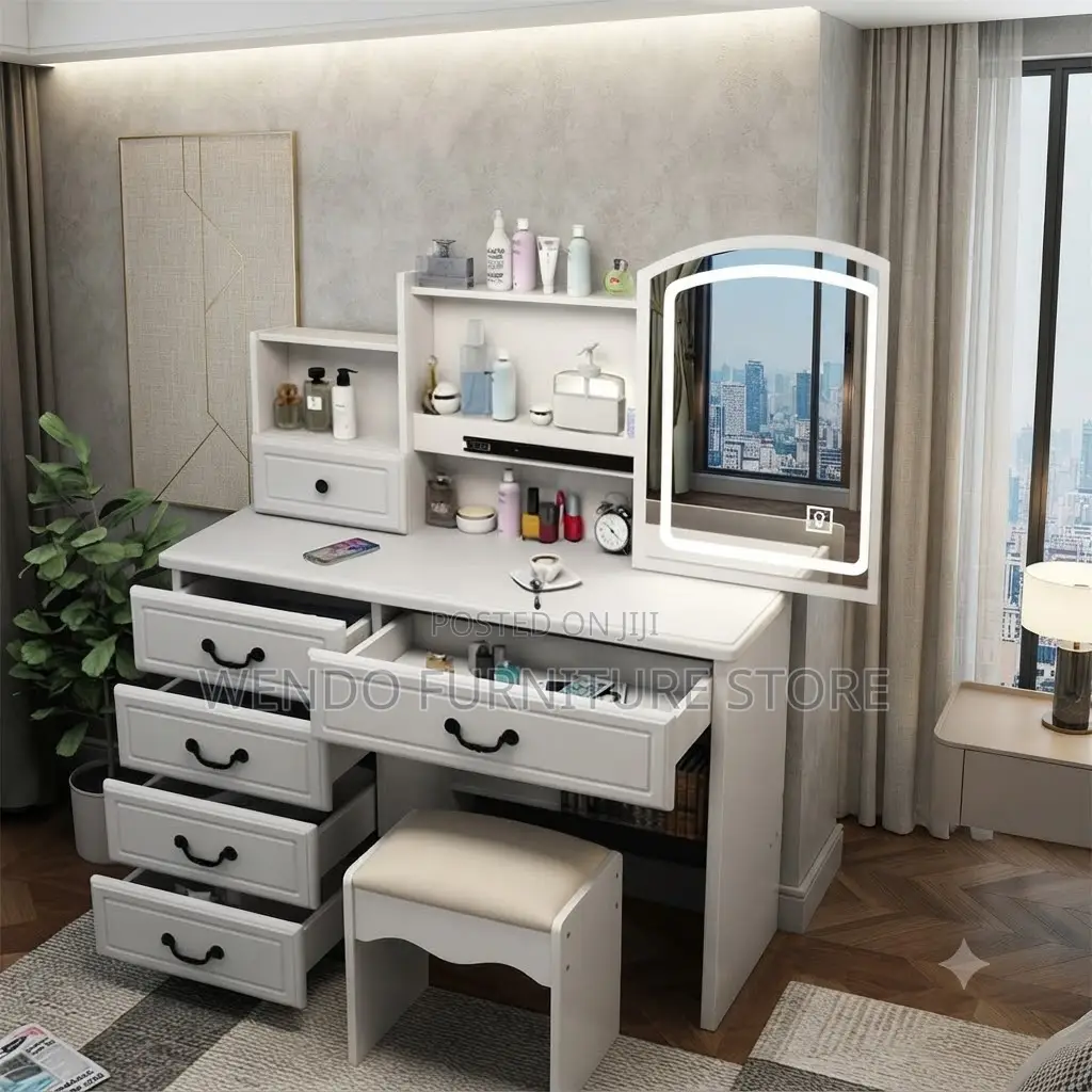 Dressers; Elegant Homes and Dressing Room Vanity Table Set