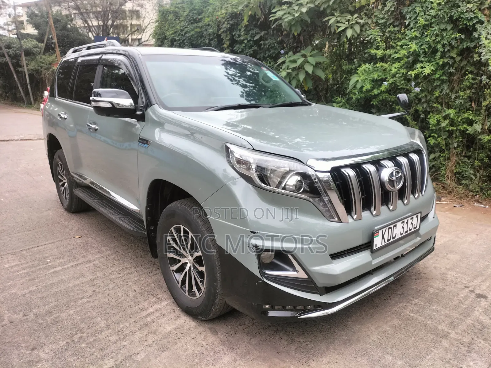 Toyota Land Cruiser Prado 2016 Gray