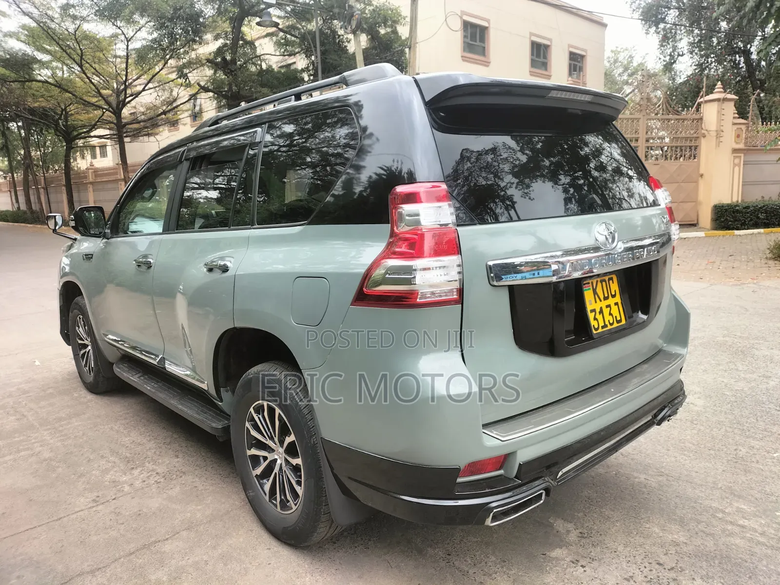 Toyota Land Cruiser Prado 2016 Gray