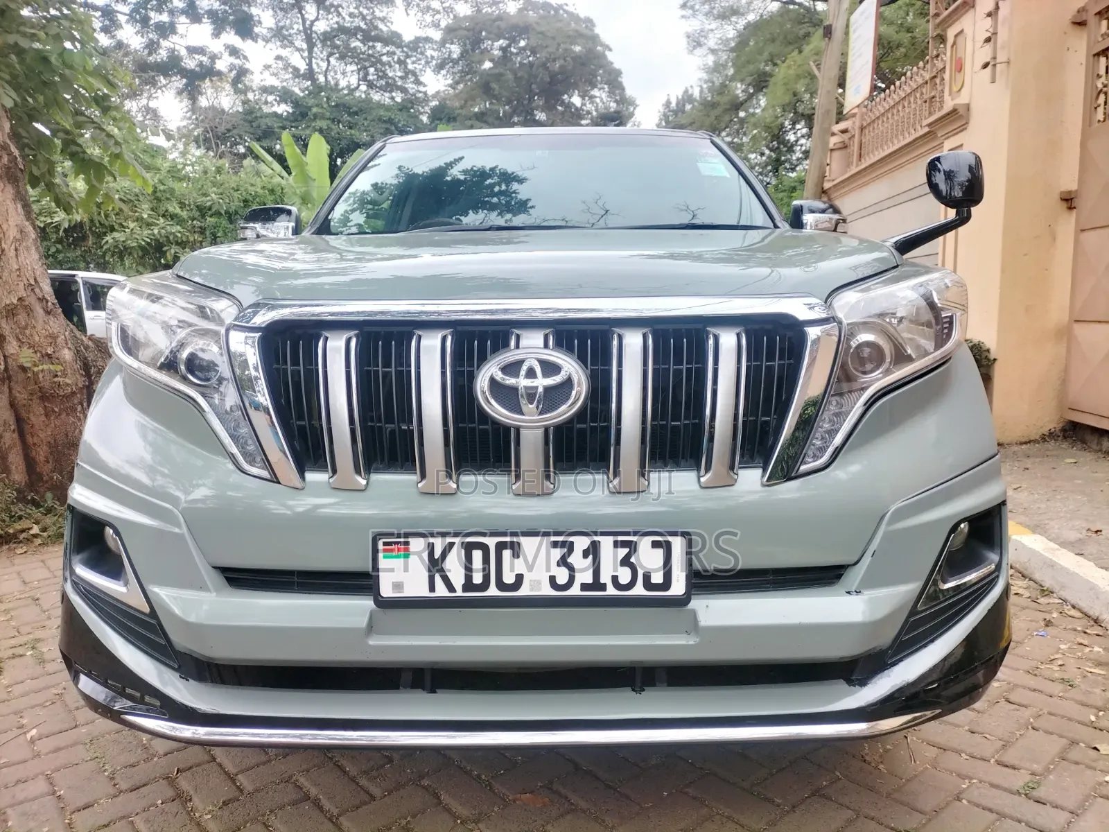 Toyota Land Cruiser Prado 2016 Gray
