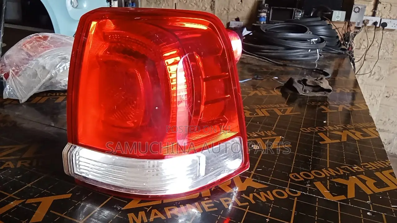 Tail Light Land Cruiser V8 200 Series ( Body)
