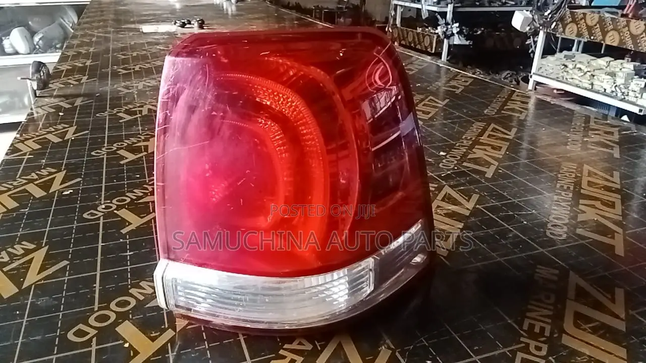 Tail Light Land Cruiser V8 200 Series ( Body)