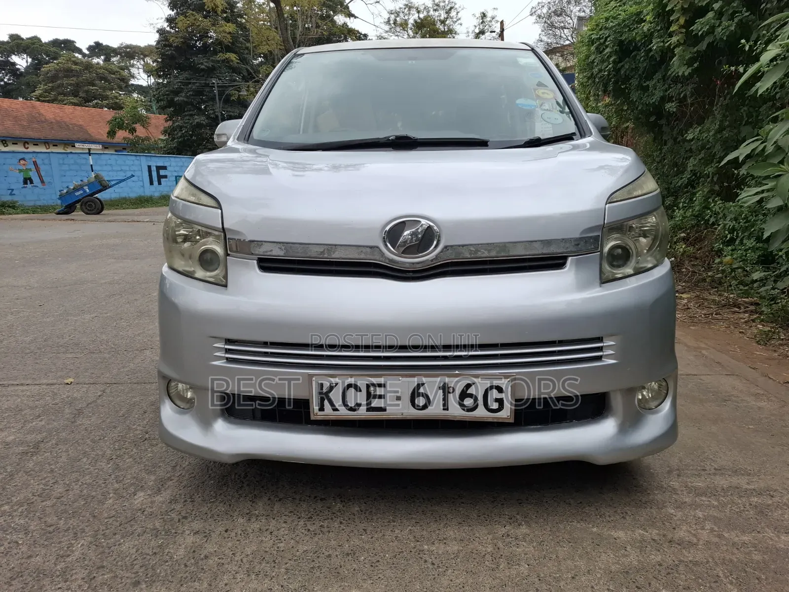 Toyota Voxy 2009 Silver